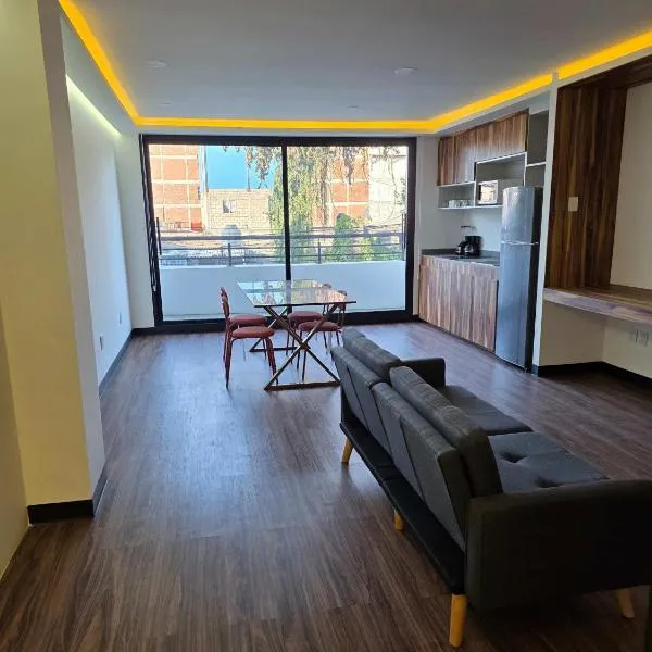 Modern Apartment in Miguel Hidalgo with Balcony, hotel i Mexico City