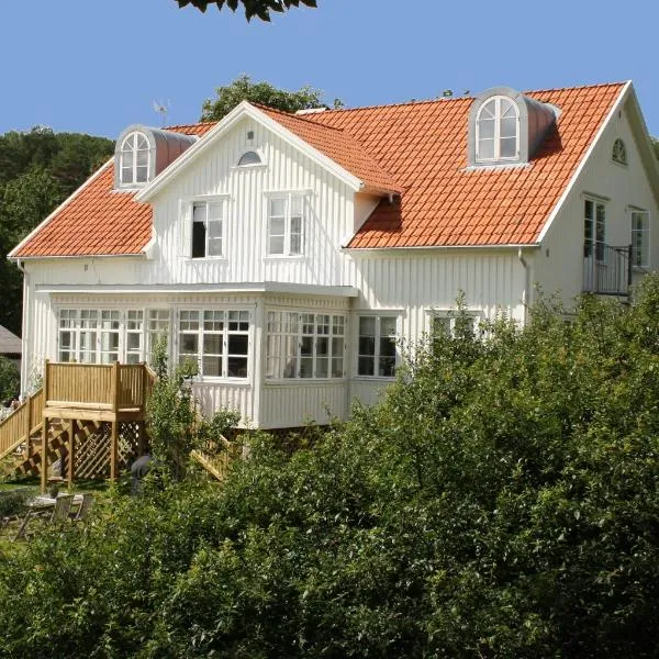 Villa Akvarellen Bed & Breakfast, hotel v destinaci Gerlesborg