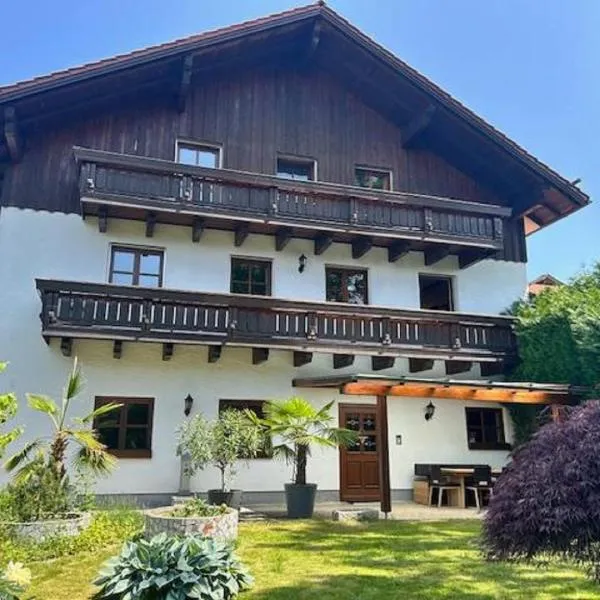 Habicht Ferienhaus, hotel in Arnbruck