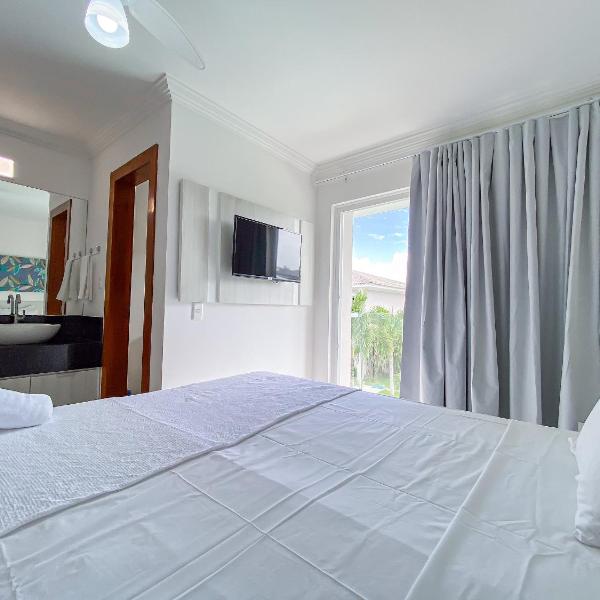 Casa toda climatizada com 2 suítes, gourmet privativo e internet 300MBPS no Residencial Monte das Oliveiras em Arraial D'Ajuda , condomínio com piscinas, sauna e portaria 24hrs. - Foto 2