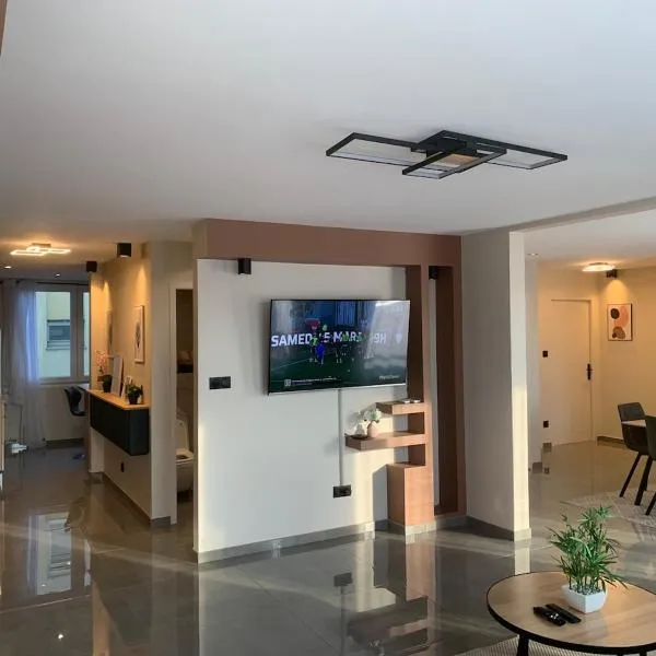 Le Golden, hotel in Valence