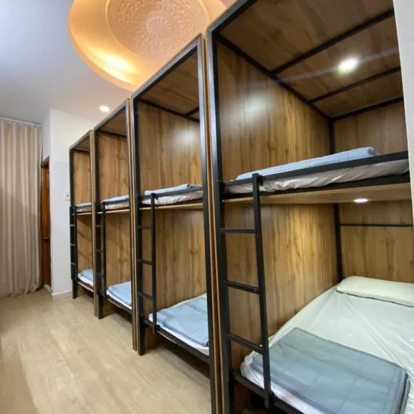 FUNNY Hostel & cafe, hotel en Ho Chi Minh