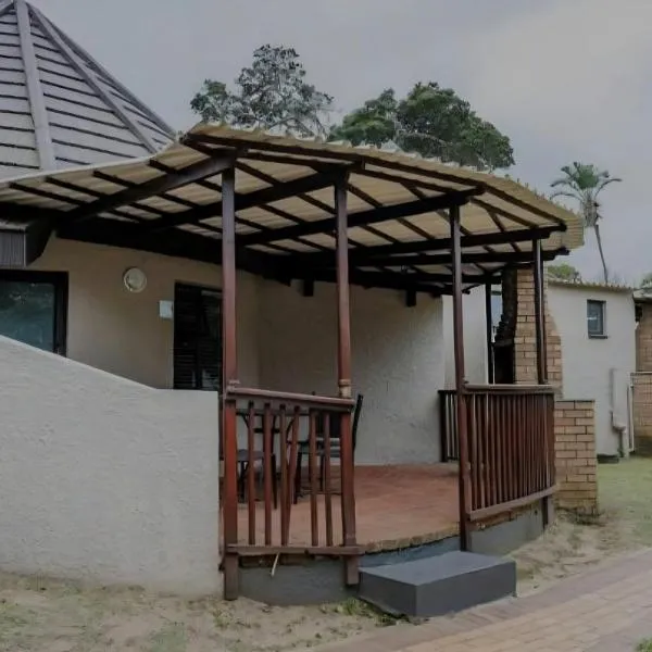 Banana Beach Club C5, hotel in Port Shepstone