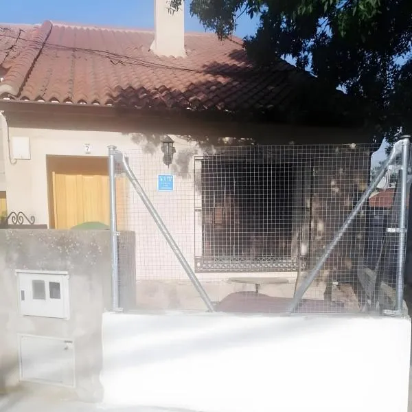 Casa De Los Abuelos, hotel in Ortigosa del Monte