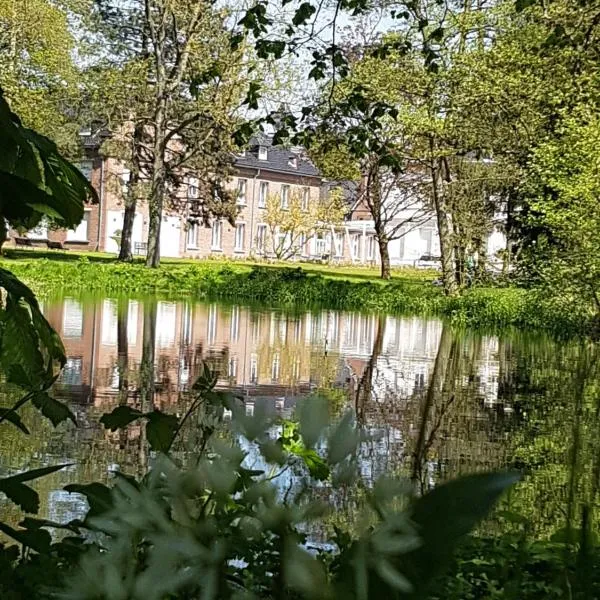 Maison Des Augustines, hotel in Saint-Amand-les-Eaux