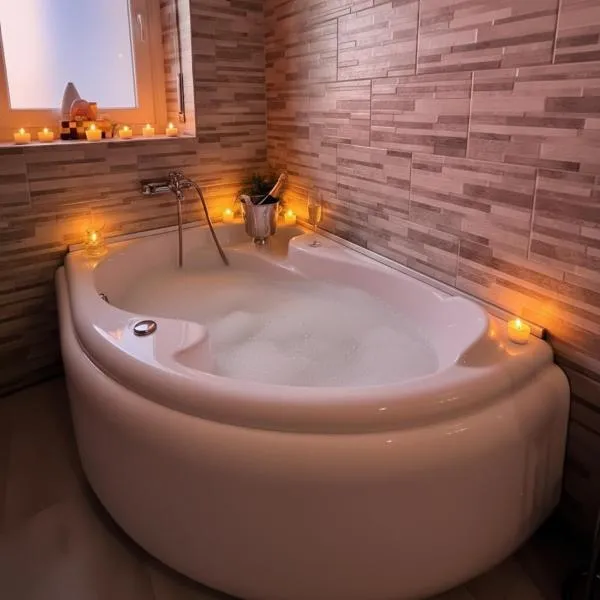 Casa vacanze Torino con vasca idromassaggio, hotel v Turíně