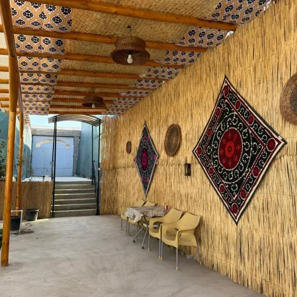 Majnuntol Family Guest House, ξενοδοχείο στη Σαμαρκάνδη