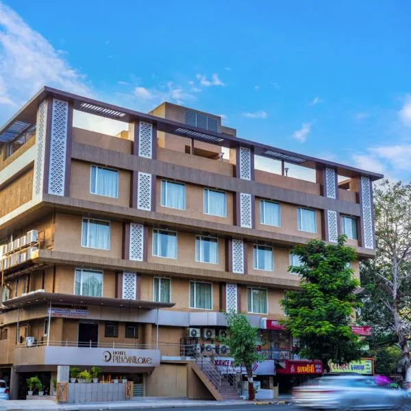 Hotel Pleasant Lake, hotel in Ahmedabad