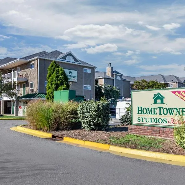 HomeTowne Studios by Red Roof Louisville, hotel in Louisville