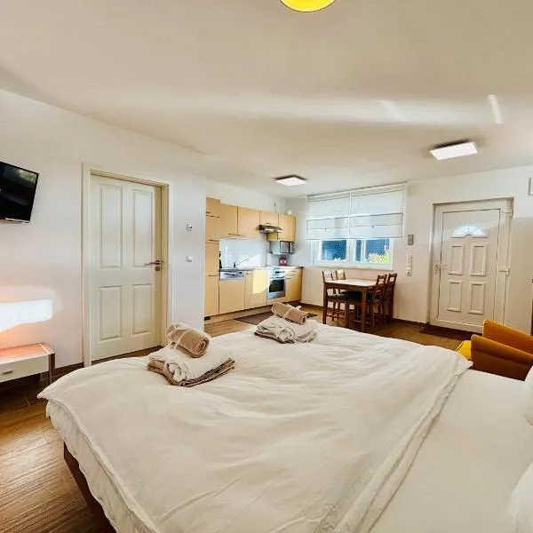 Erlebnisbad Badkap in 5 Minuten!, hotel in Albstadt