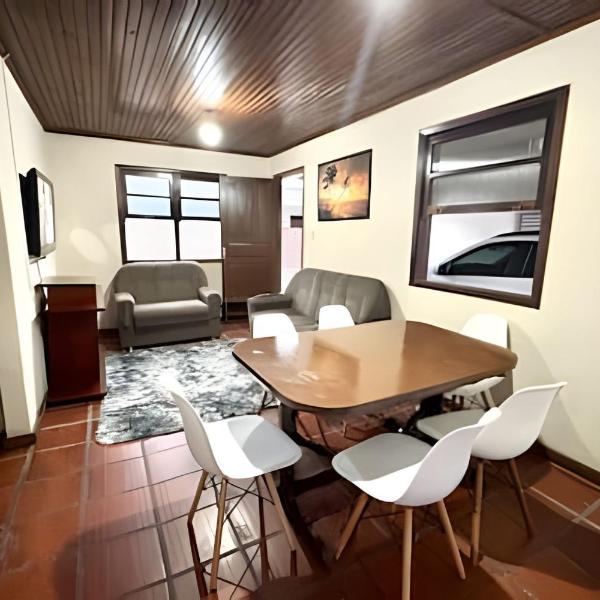 Casa na Praia de Caiobá com Quintal enorme - Foto 4