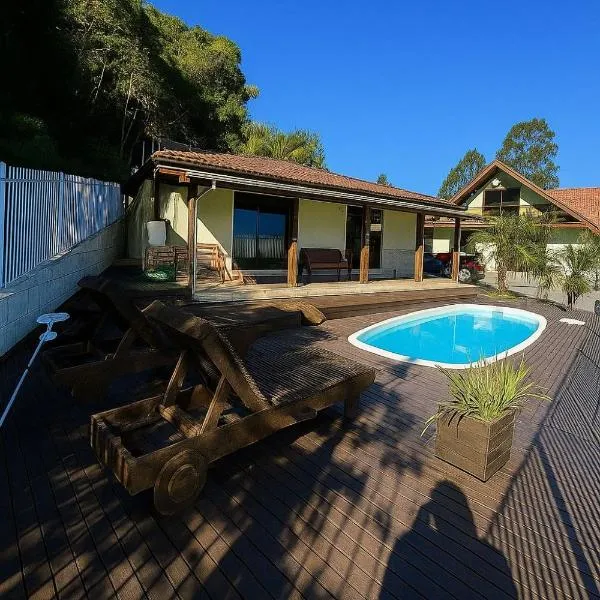 Morada das cachoeiras 10 minutos da Praia Guarda Do Embaú SC, hotel in Palhoça