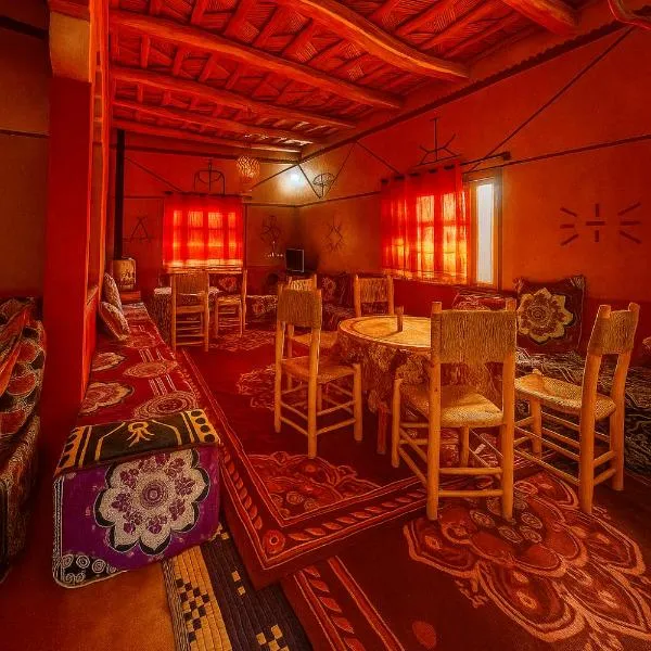 DAR Moha dades, hotel in Aït Ougliff