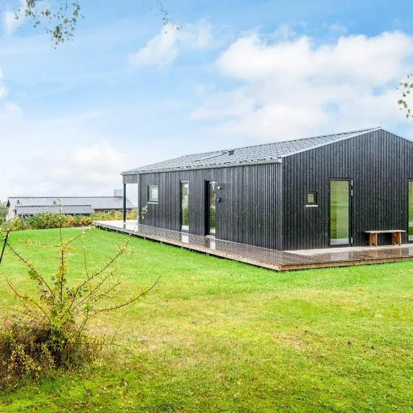6 person holiday home in Rønde-By Traum, hotel en Rønde