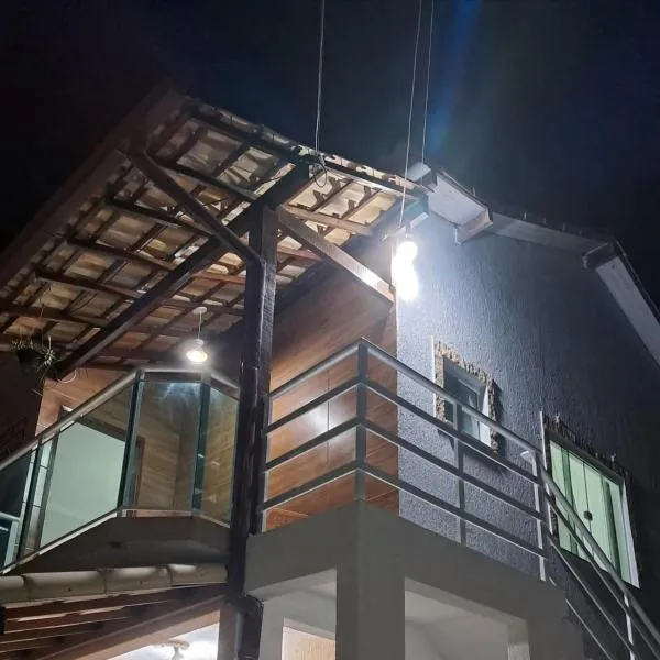 Refúgio do Abricó - apto com ar e garagem, hotel din Rio das Ostras