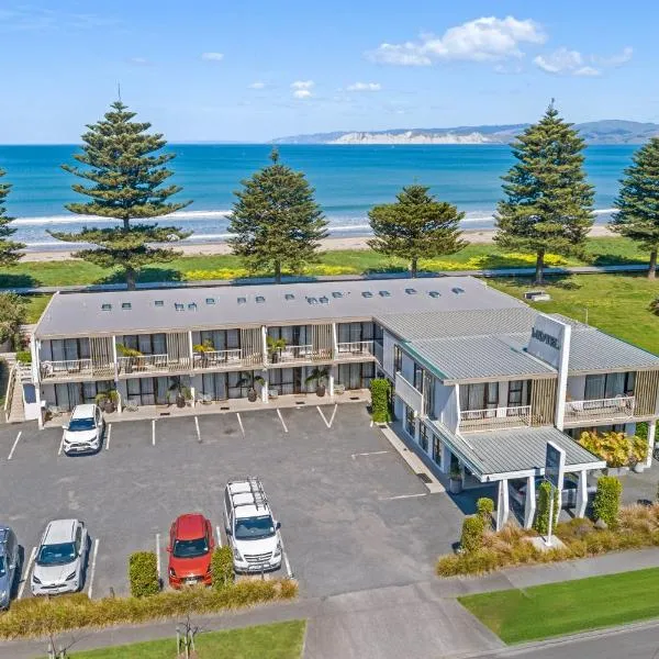 Whispering Sands Beachfront Motel、ギズボーンのホテル