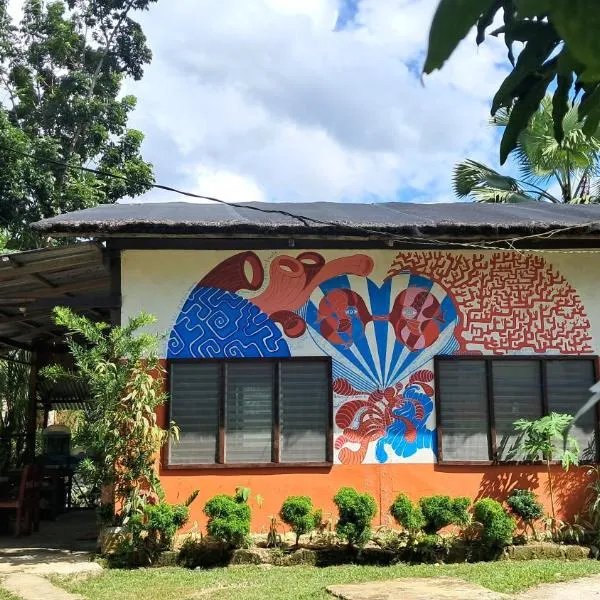 Charity Pension House, hotel in San Vicente