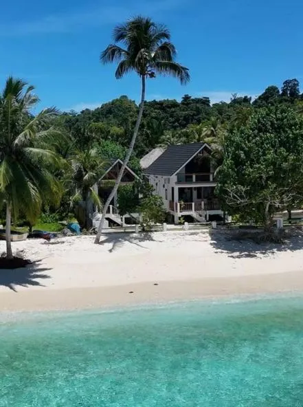 Katiet에 위치한 호텔 Kupu Kupu Villas Mentawai