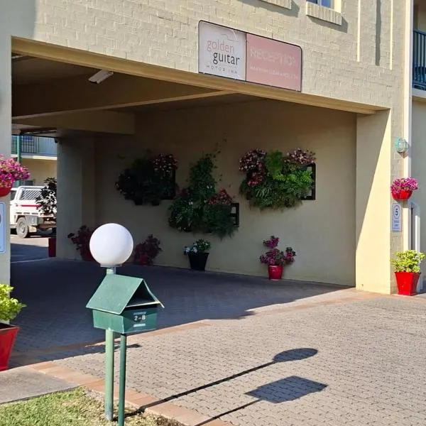 Golden Guitar Motor Inn、タムワースのホテル