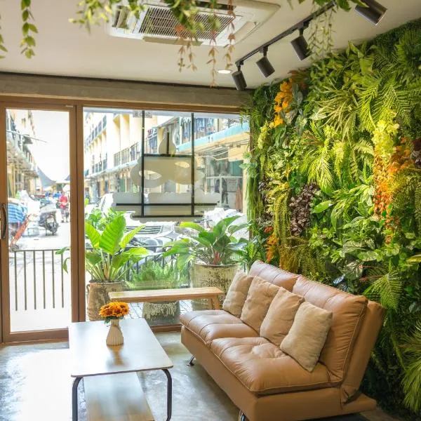 Wat We See Hostel, hotel in Khlong San