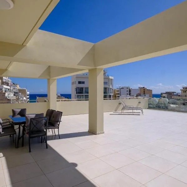 Downtown Sea View Penthouse، فندق في لارنكا