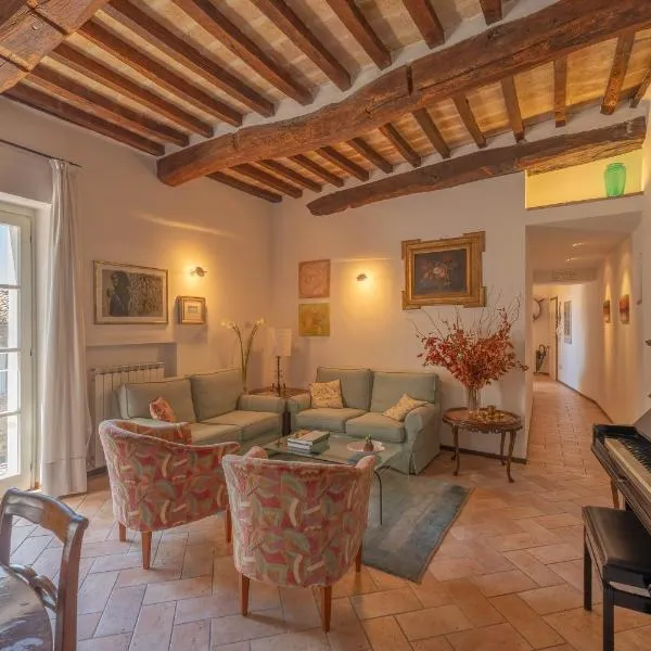 Luxury Apt Priori 46 in City Centre - ItalyWeGo, Hotel in Perugia