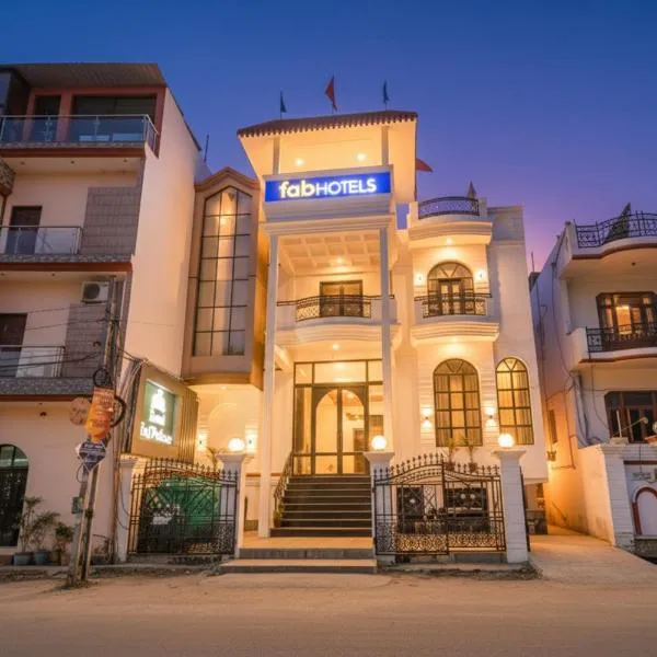 FabHotel Raj Palace, hôtel à Lucknow