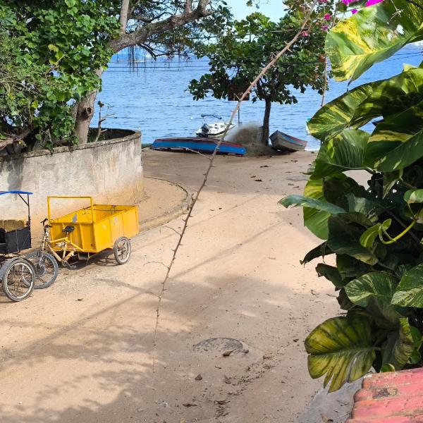 Paquetá: 2 quartos - AC , Wi-Fi e Churrasqueira!