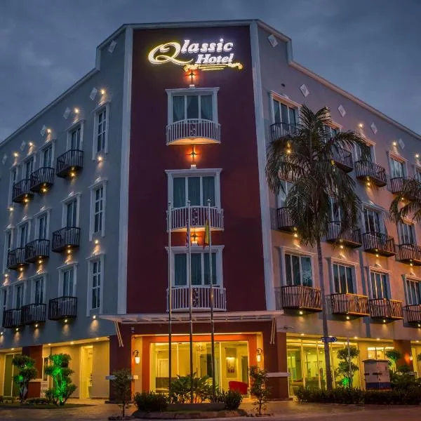 Qlassic Hotel, hotel in Kampong Jenang