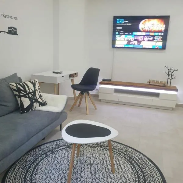 private parking,old town,52m2,terrace,no stairs, newly renovated,, hotel v destinácii Ingolstadt
