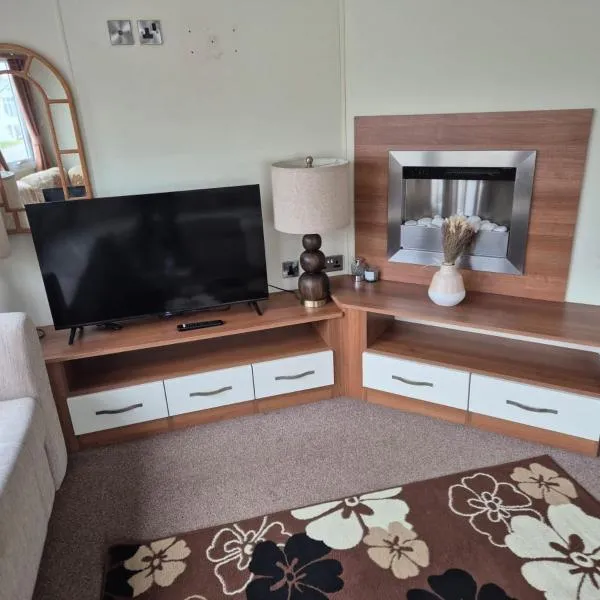 Caravan by the Sea 640, hotel in Kinmel Bay