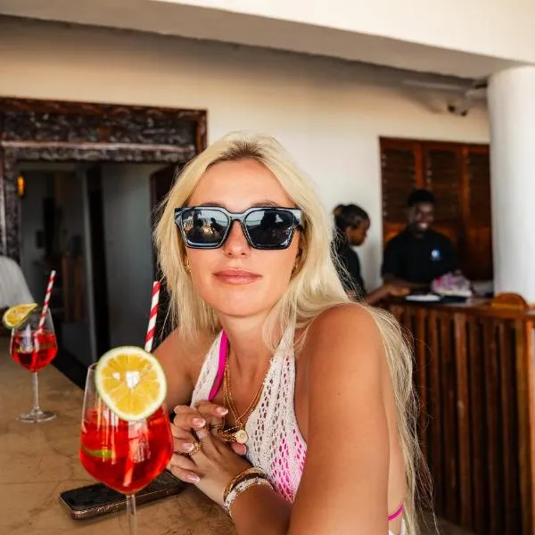 ZAN Beach House, hotel in Bwejuu