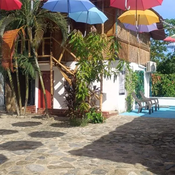 Las Cascadas Hostel, hotel in Buritaca