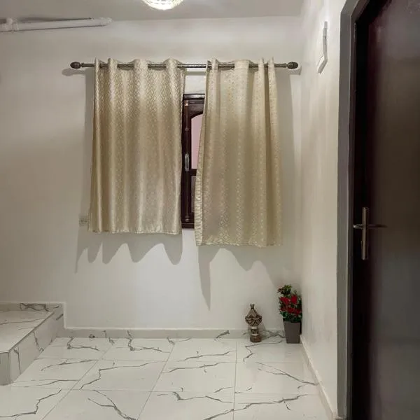 Adar surf house, hotel v destinaci Taghazout