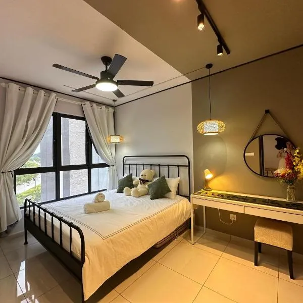 Chic Homestay with Mini Cafeteria at Gamuda Garden, hotel in Rawang