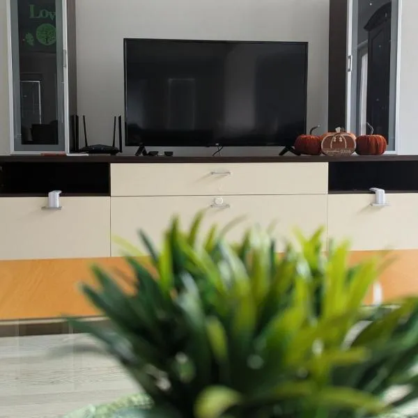 Lihnidos Home, Central Apartment, AC, Lake Access, Beach, hotel in Ohrid