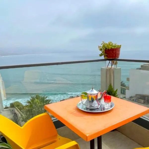 Mira bay surf house, hotel v destinaci Imsouane