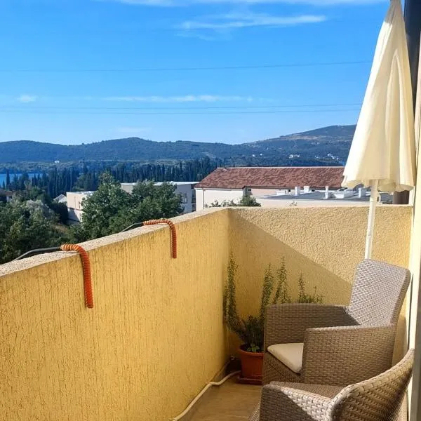 Apartmani Irena, hotel in Tivat