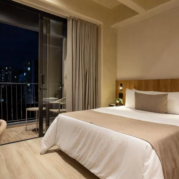 Hotel Tres Altares Sabaneta，位于萨瓦内塔的酒店