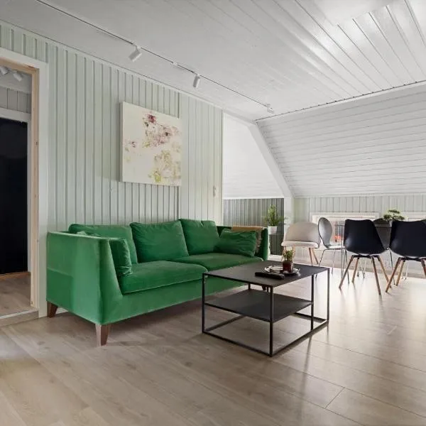 Urban and stylish apartment in city centre, hotell i Tromsø