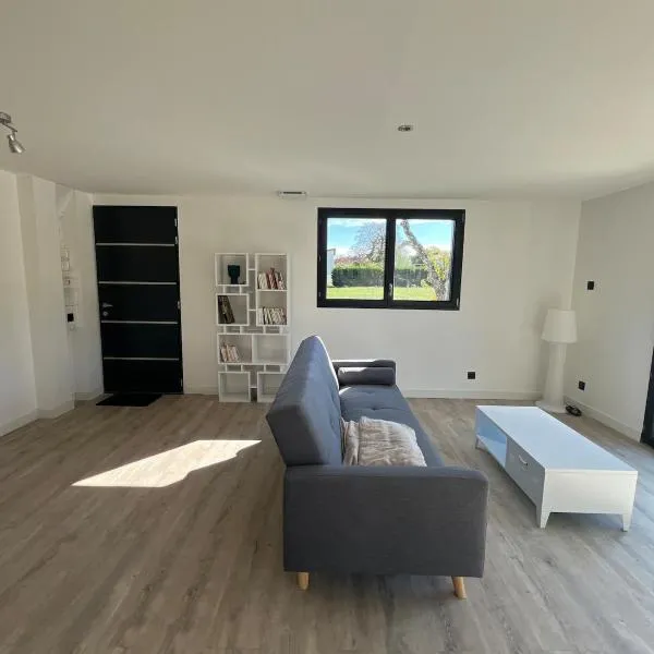 Le Chalet Corse, nature et confort proche Caussade, Hotel in Septfonds