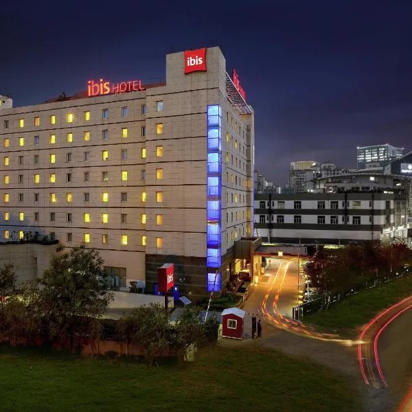 ibis Gurgaon Golf Course Road - An Accor Brand, hotel in Gurgaon