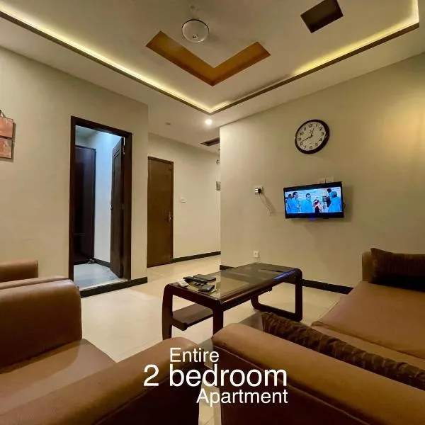 OWN IT - 2BHK Brown, ξενοδοχείο στο Ισλαμαμπάντ