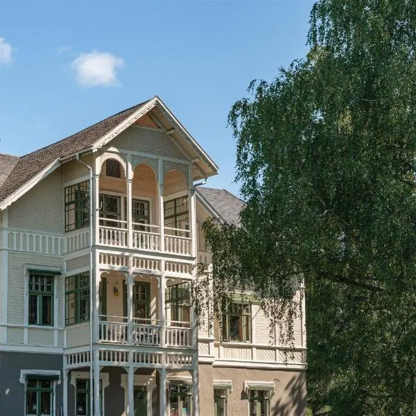 Skogsbrynet B&B, Bredsjö Nya Herrgård, hotel di Hällefors
