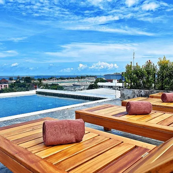 The Sixteenth Naiyang Beach Hotel- Free Schedule Airport Shuttle, hotel in Nai Yang Beach