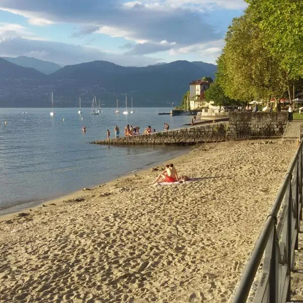 Appartamento Piccolo Porto di Cerro, hotel in Laveno-Mombello