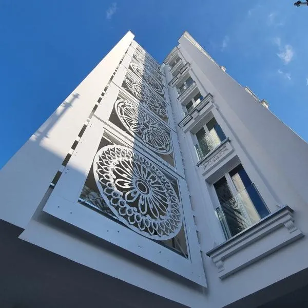 Apartamenty Łódź4-100m DO Piotrkowskiej, Manufaktura, ZOO, prywatny parking w budynku, hotel v Lodži