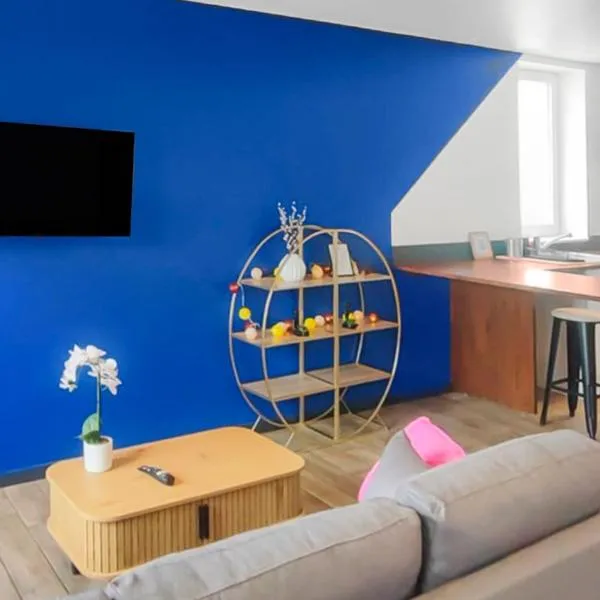 Maison plein pied Béthune avec place de parking, quartier calme proche centre proche gare, capacité 4 personnes, jardin, hotel i Béthune