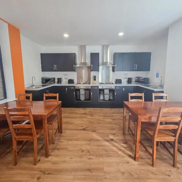 Hullywood rooms with shared kitchen facilities，位于赫尔的酒店