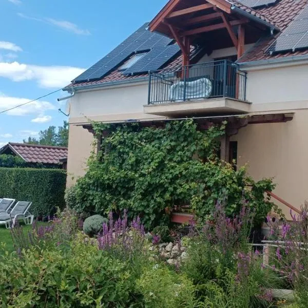 Marianna Apartman、ギェネシュディアーシュのホテル